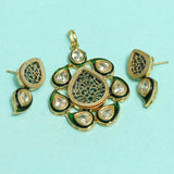 Kundan Thewa Pendant With Earring Set